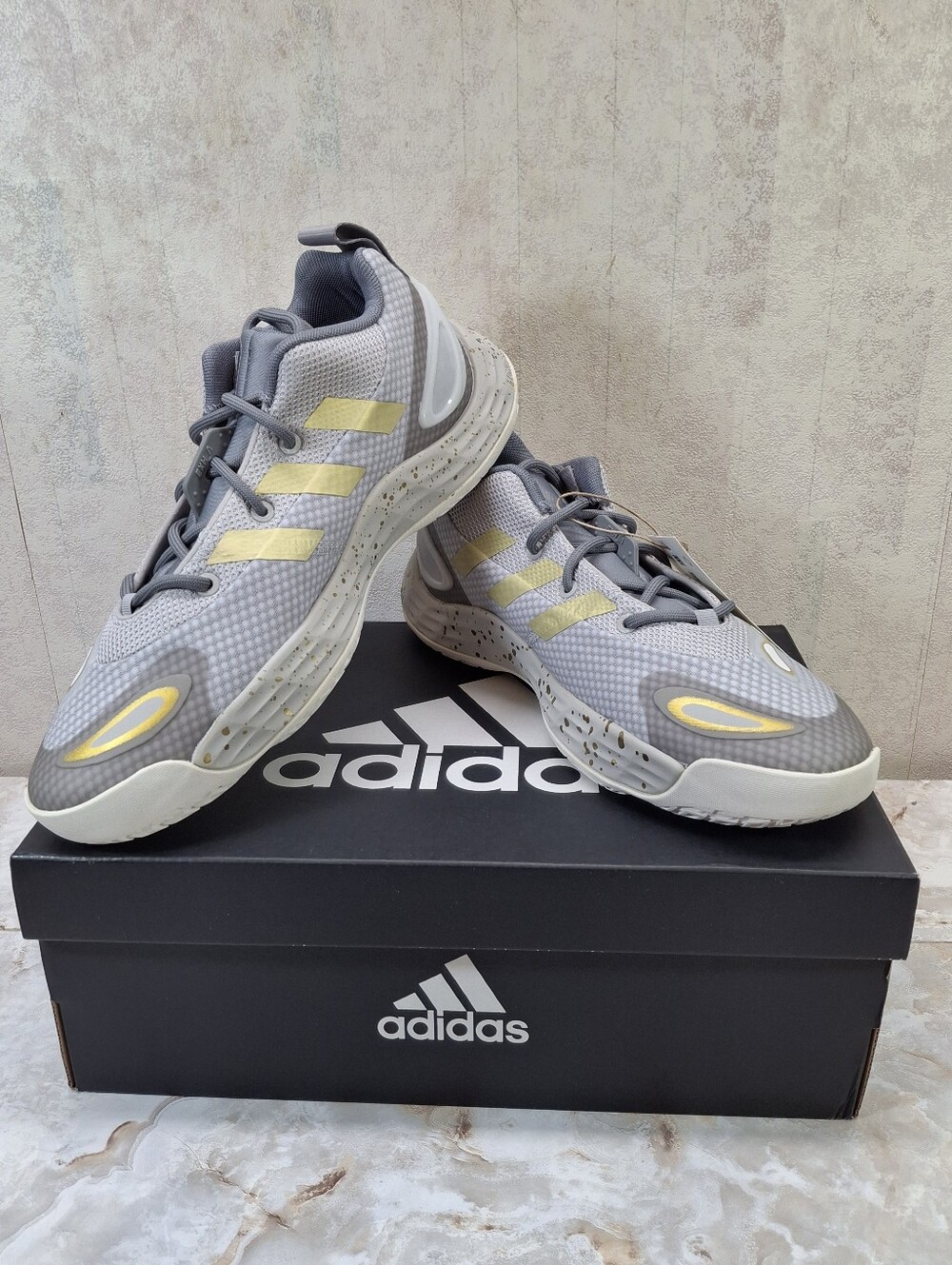 Adidas Exhibit A Candace Can Do Women’s  Performance Basket Ball Sneakers Sz 9